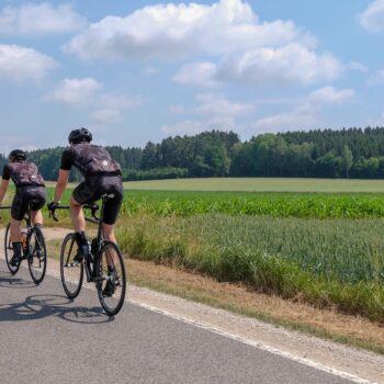 road-bike-3469499_1280